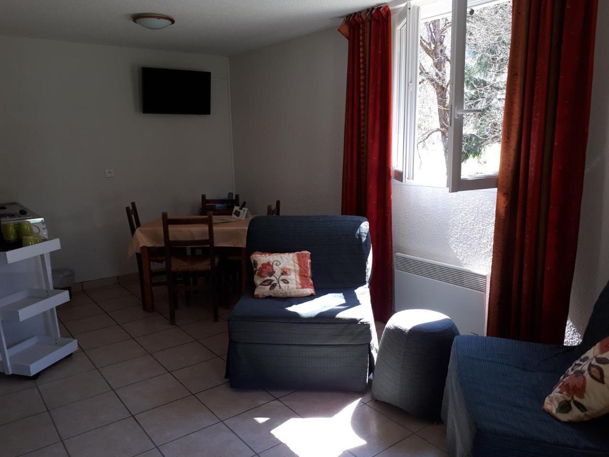 Logis Hotel Le Ceans Orpierre Bagian luar foto