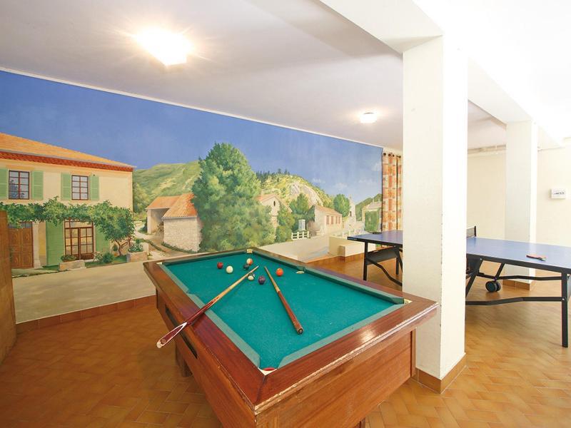 Logis Hotel Le Ceans Orpierre Bagian luar foto