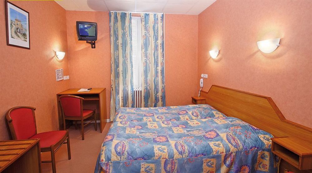 Logis Hotel Le Ceans Orpierre Bagian luar foto