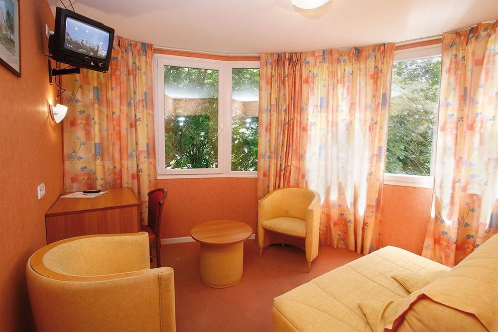 Logis Hotel Le Ceans Orpierre Bagian luar foto